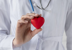 Cardiologista com foco em medicina preventiva na zona leste